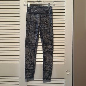 Lululemon leggings size 4